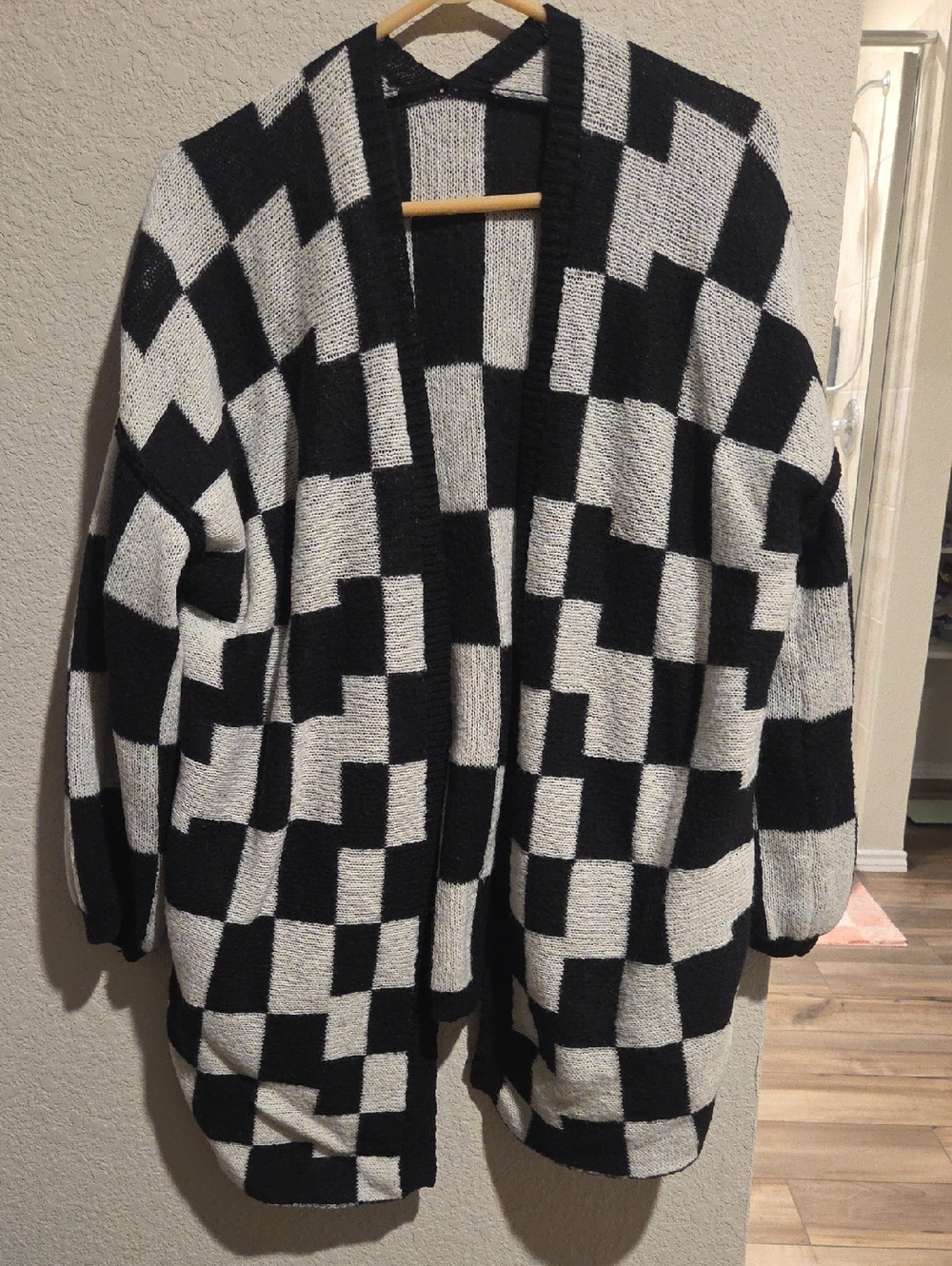 Womens Oversized Checkerboard Cardigan 2XL